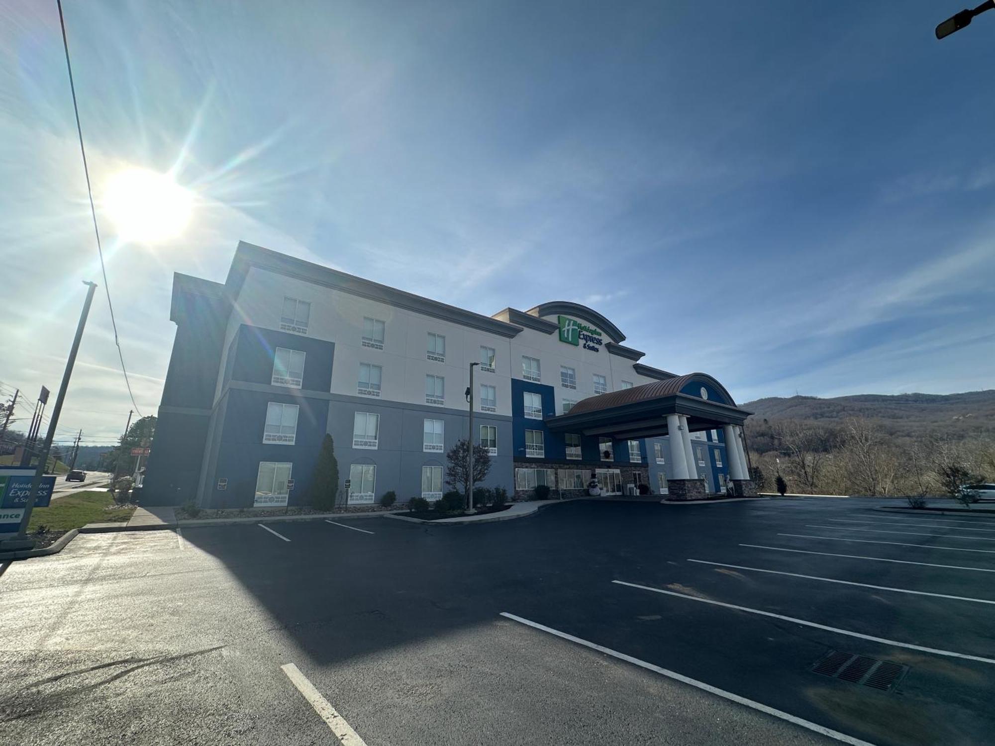 Holiday Inn Express & Suites Caryville By Ihg Buitenkant foto